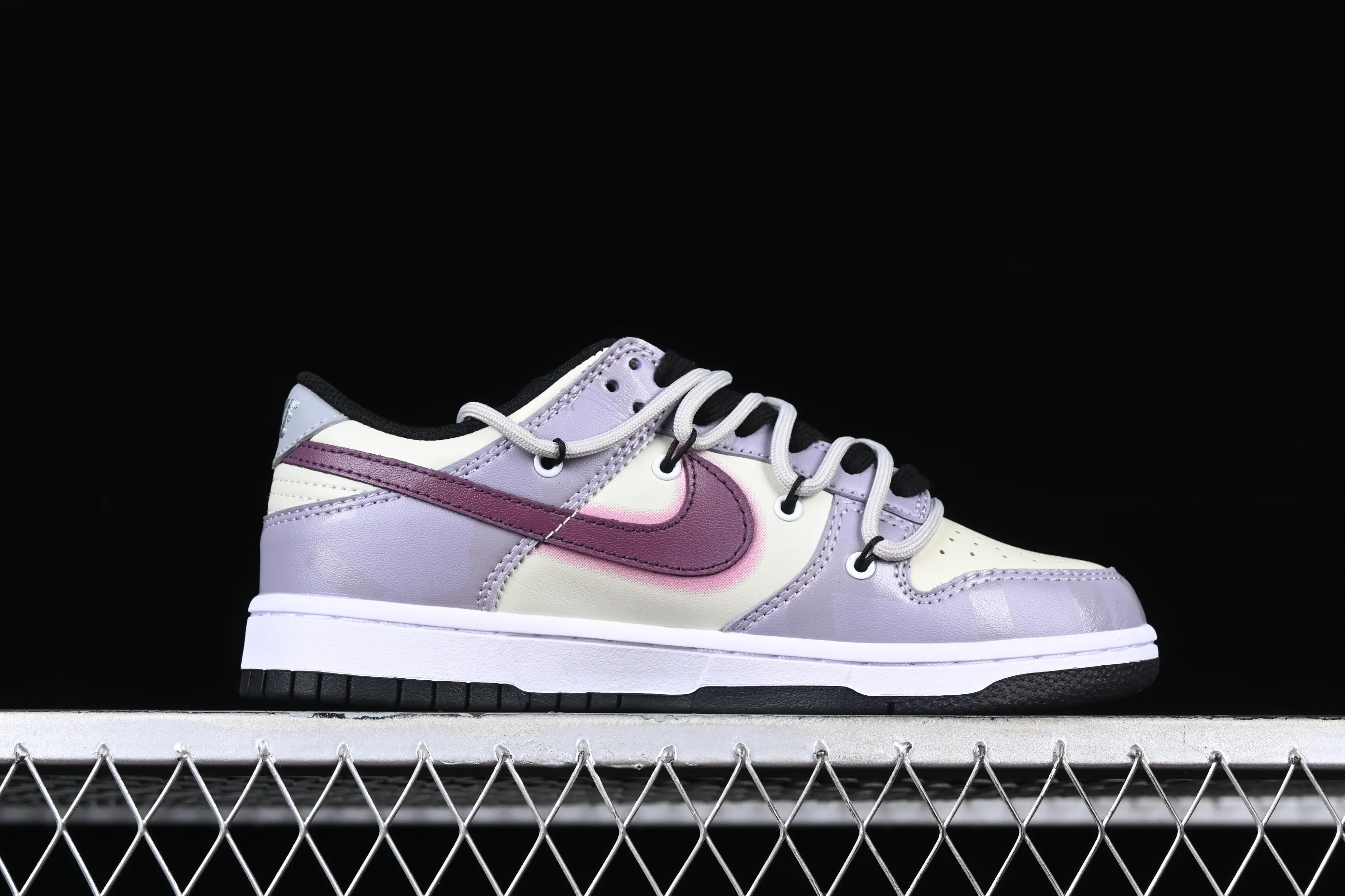 All Categories Nk SB Dunk Series Nk SB Dunk Low Low-top sneakers Nk Dunk Low Panda Prank Raspberry retro distressed Tie-dye lavender purple Low-top casual sneakers DJ6188-002